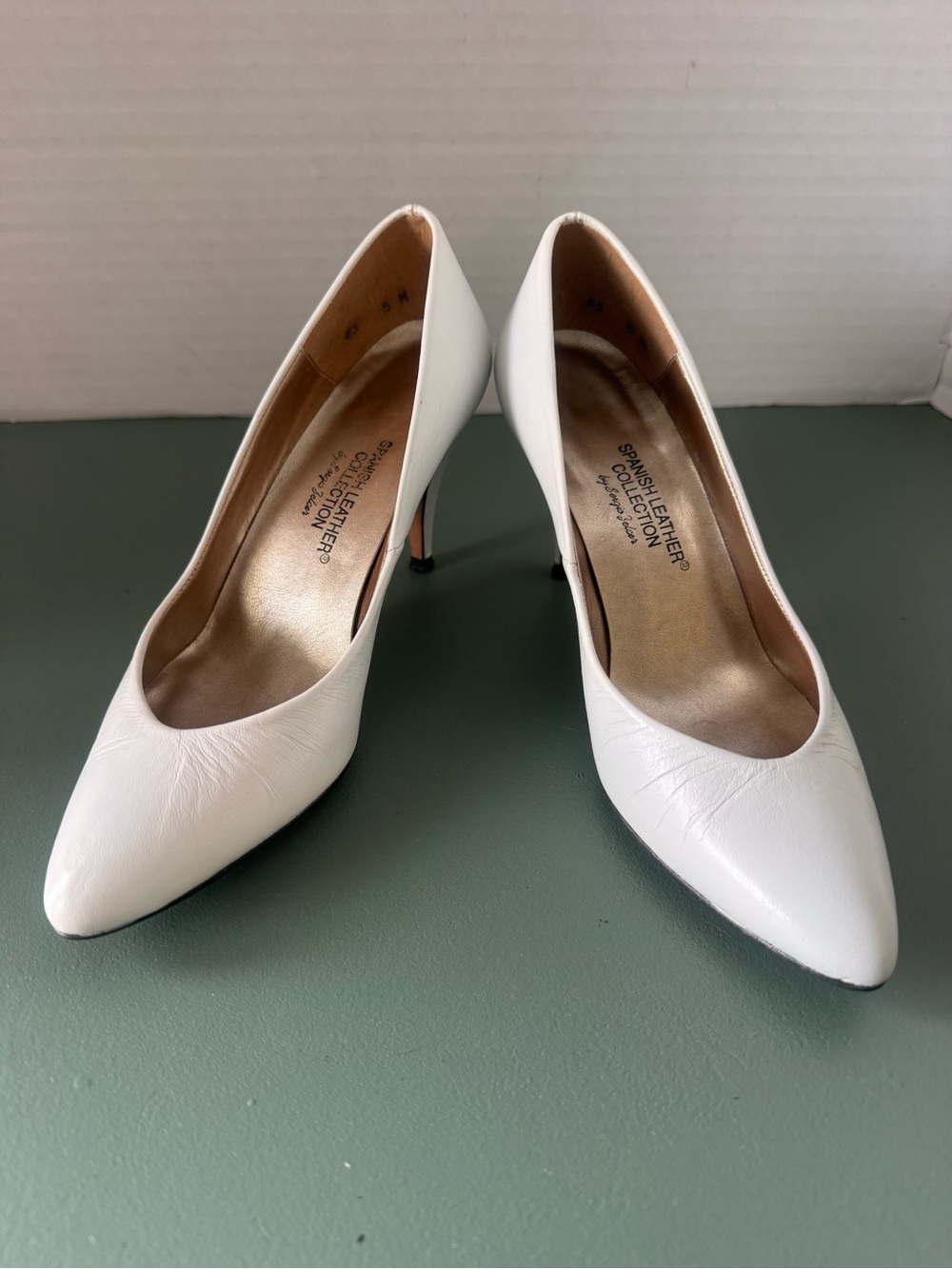 Sergio Zelcer Spanish Leather White Pointed Toe Pumps Size 5